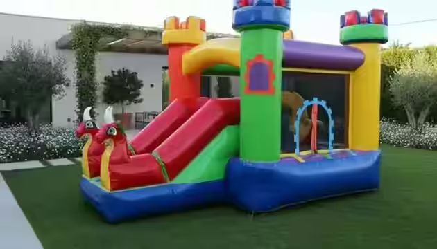 Renta Inflable Dragones Rojos - Brincolin para fiestas infantiles CDMX