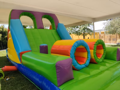Inflable Extremo bajo carpa - Detalle túneles y obstáculos INFLAPY