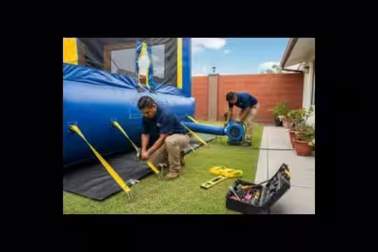 Instalación profesional de inflables en eventos